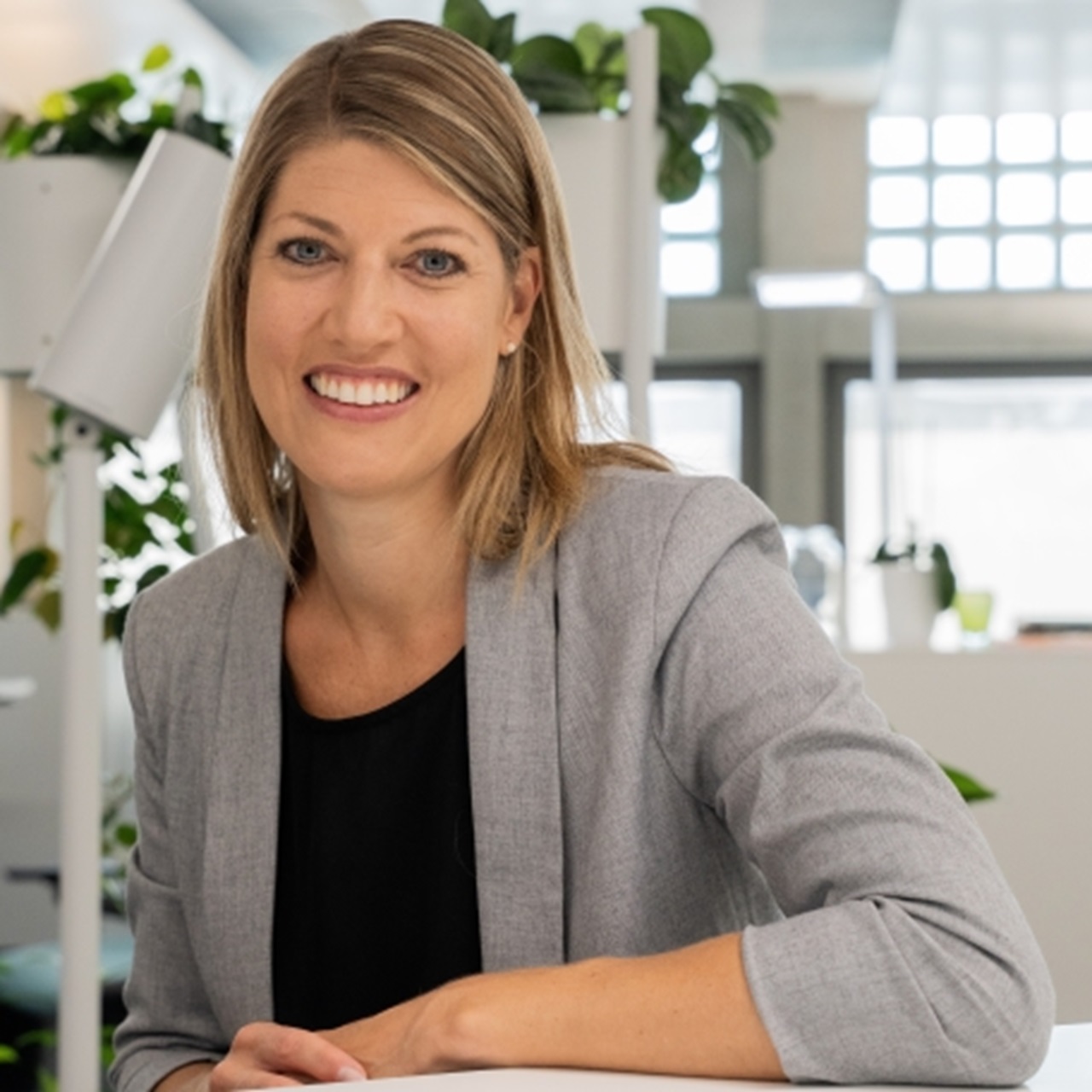 Porträt Bild von HR Business Partnerin Corinne Iten