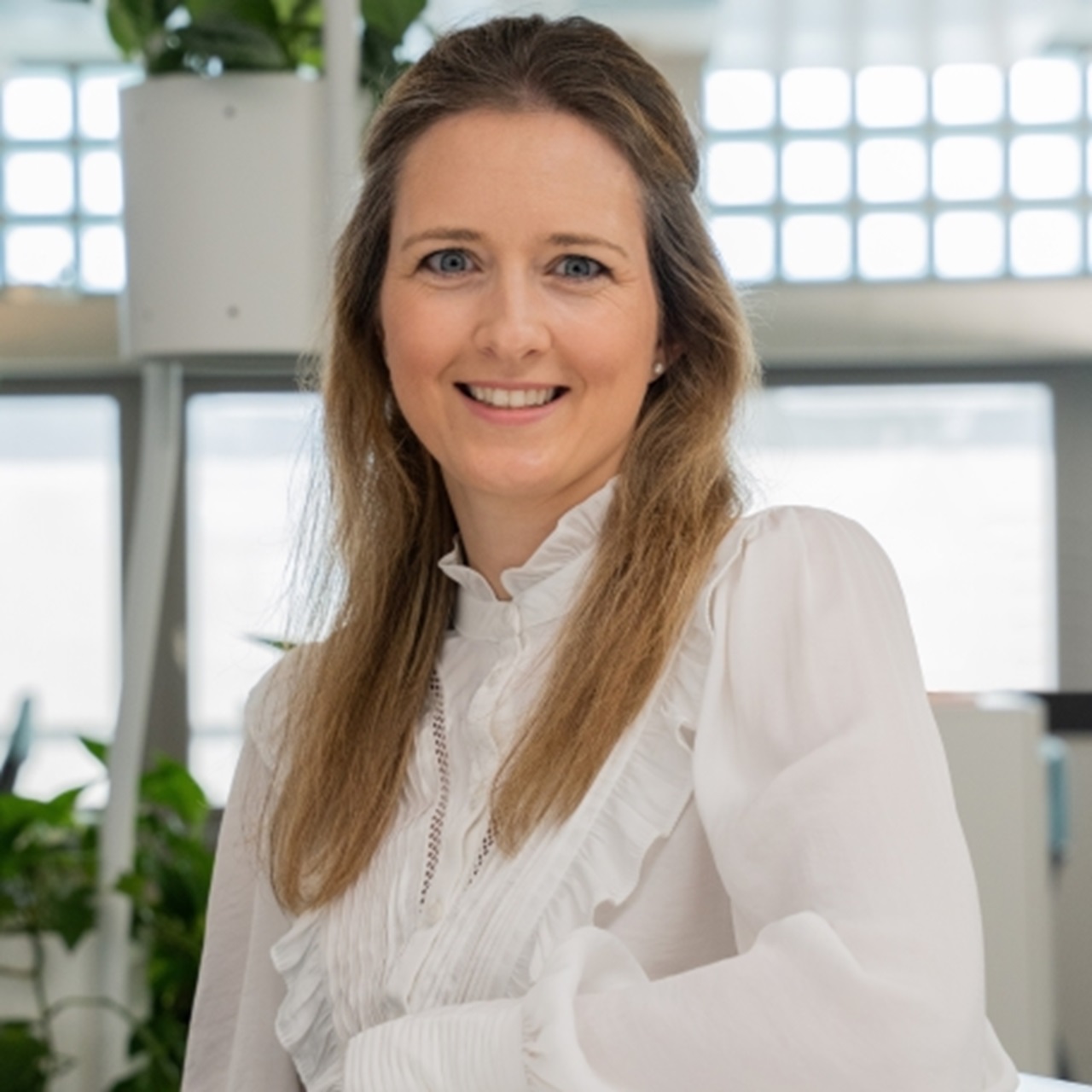 Porträt Bild von HR Business Partnerin Stéphanie Paultisch